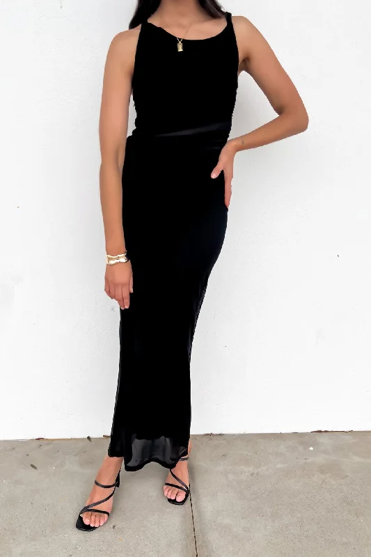 Halle Maxi Dress Black Cozy Ribbed Maxi Dress