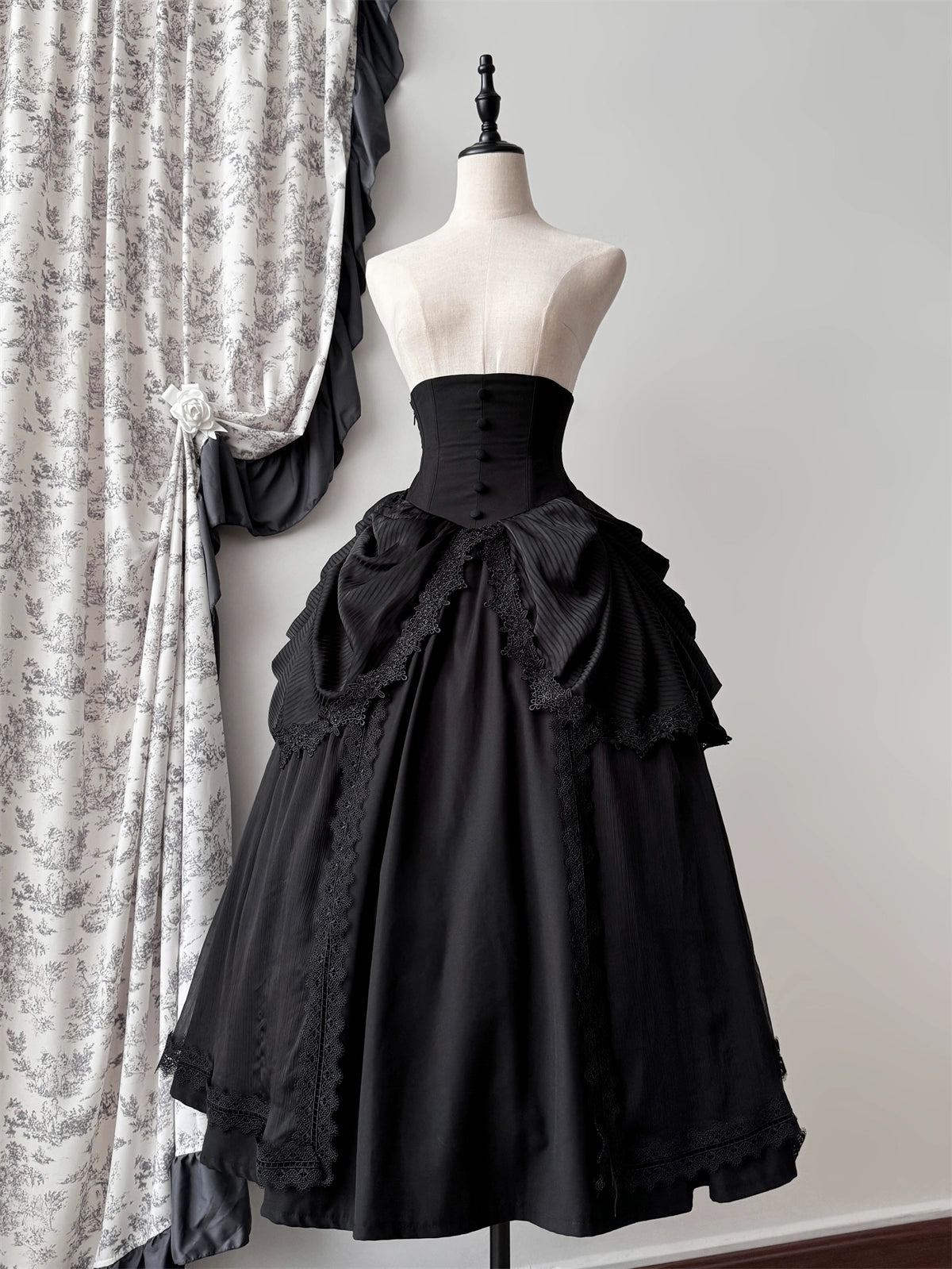 Muppet Mind Ben~Dreaming~Gothic Lolita Skirt Fishbone Long Skirt Ruffled Hem velvet skirt sumptuous