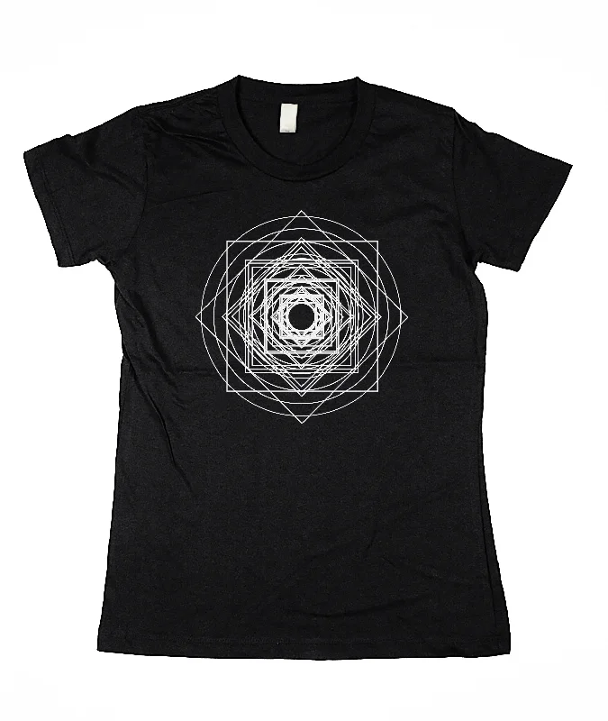 Women's Organic Geometric Mandala Tee Welt Pockets Slit Pockets Flap Pockets
