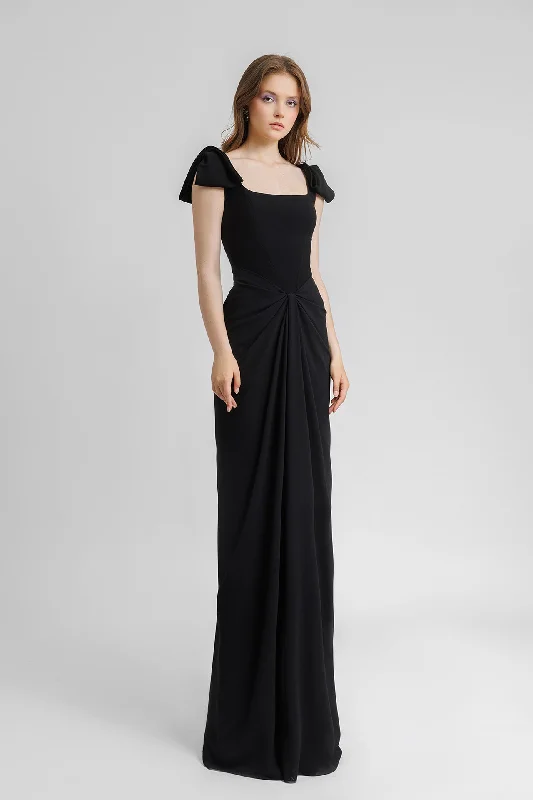 Crepe dress with draping details