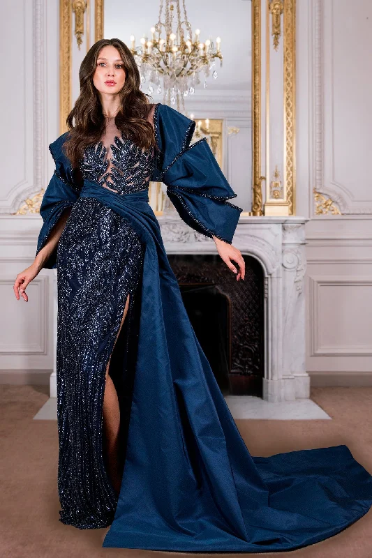 Embroidered tulle dress with taffeta sleeves and train