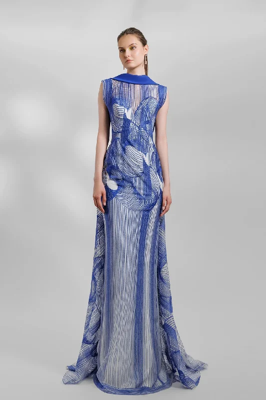 Pattern embroidered dress with reversed collar